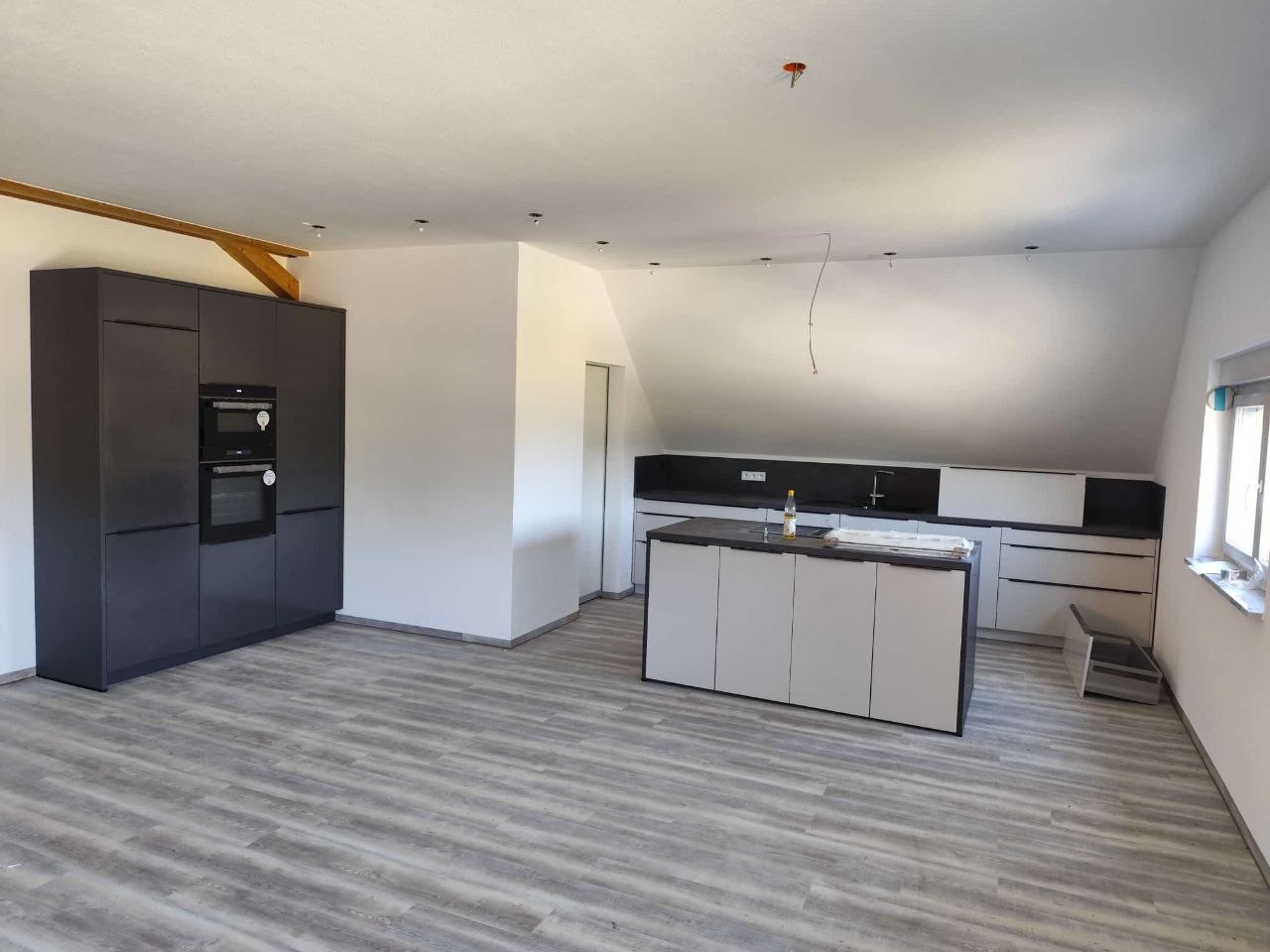 Dachausbau – Fensterblick aus der Wohnung