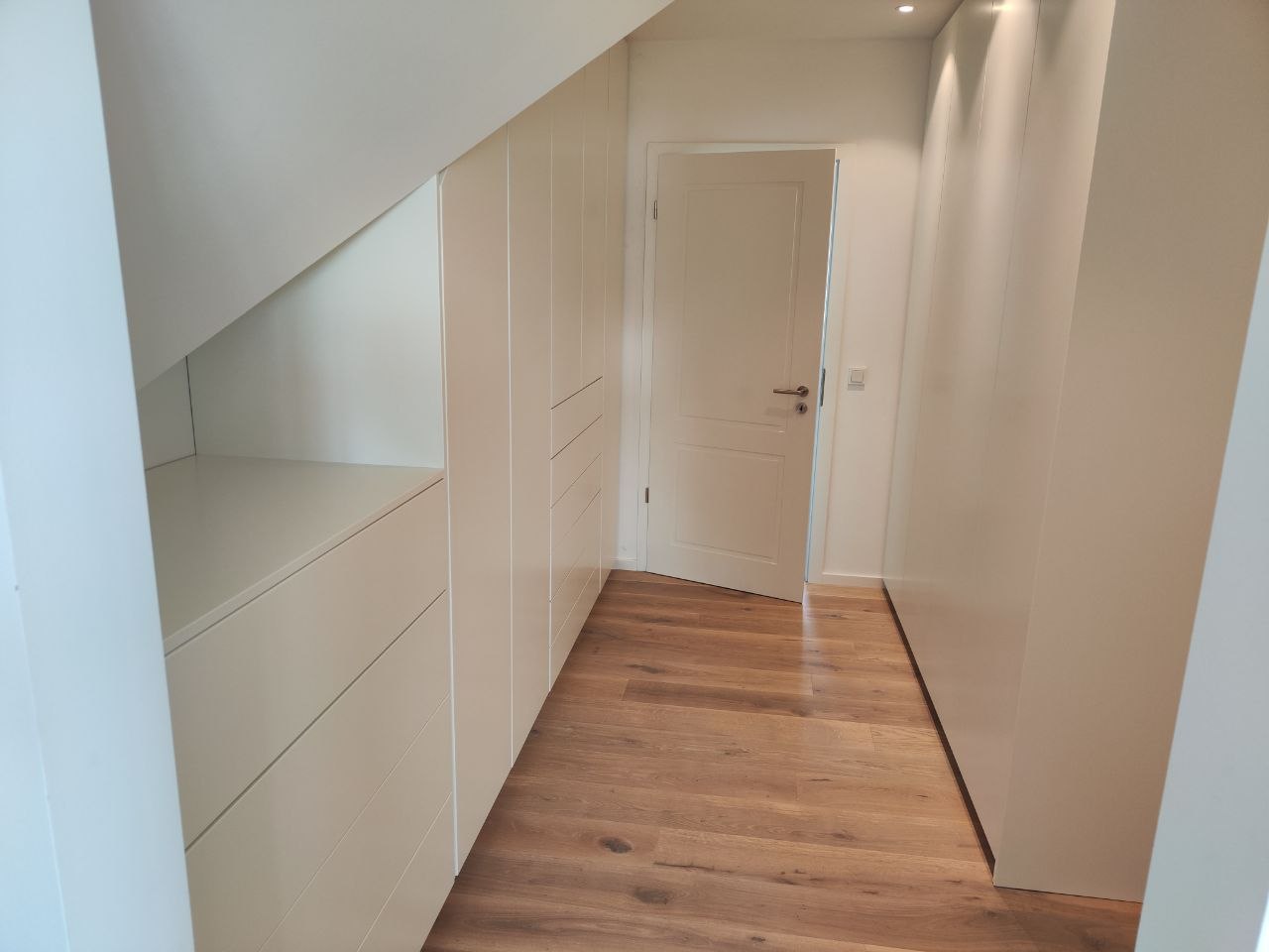 Ankleidezimmer – Detail der passgenauen Verbauten