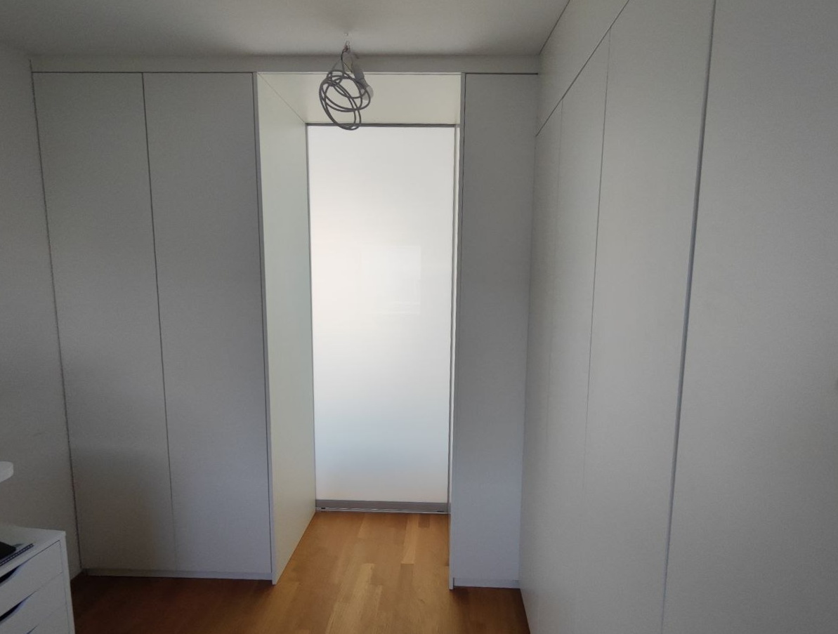 Ehemaliger Dachbodenraum als neues Schlafzimmer mit Ankleide
